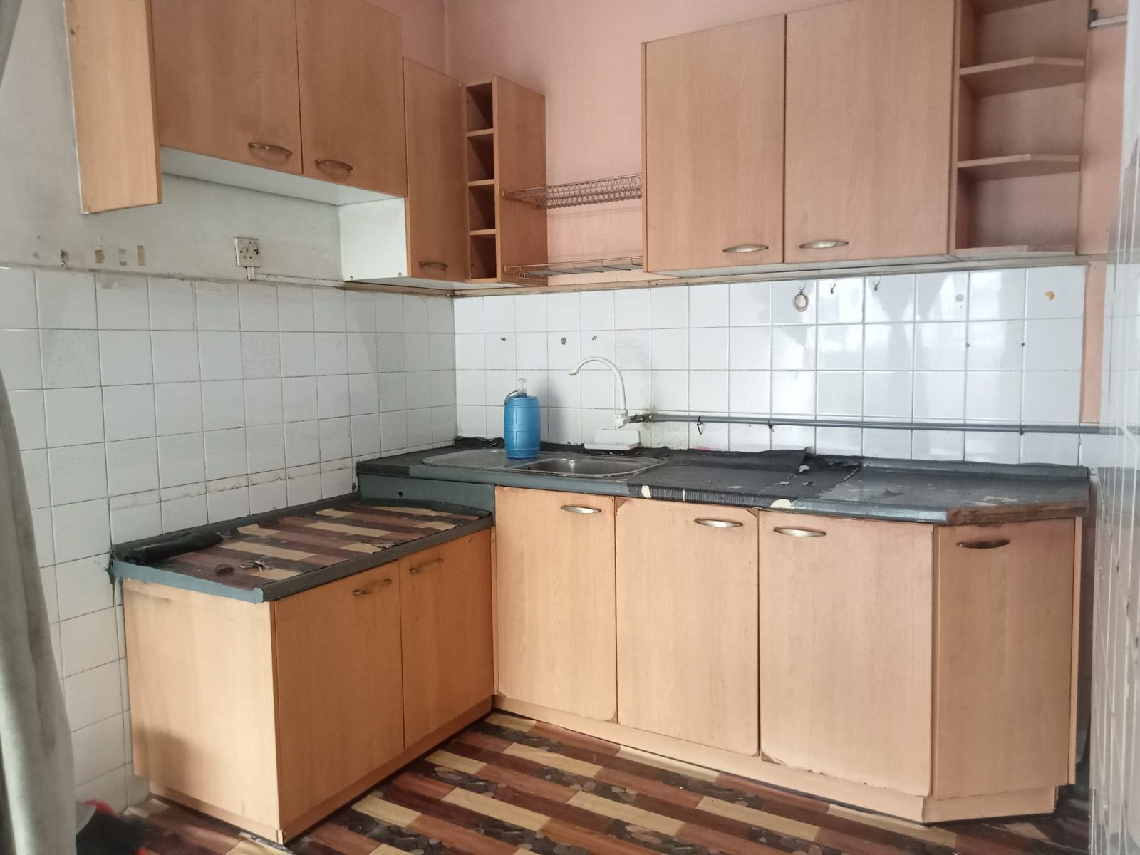 1st floor freehold apartment for sale at Bandar Puchong Jaya Sri Anggerik 1, nearby Puchong IOI Mall (Block-D facing sunrise) - Image 6