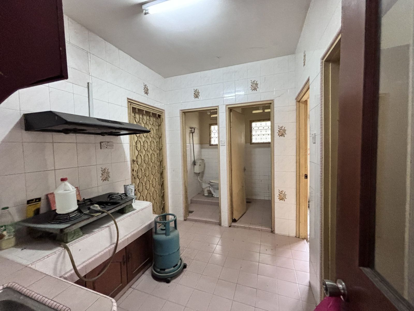 Bungalow @ Jalan Gurney Kiri – Opposite International School! - Image 6