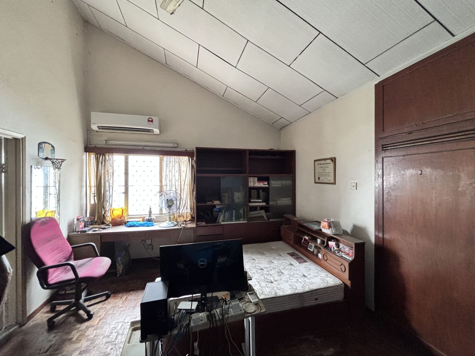 Bungalow @ Jalan Gurney Kiri – Opposite International School! - Image 18