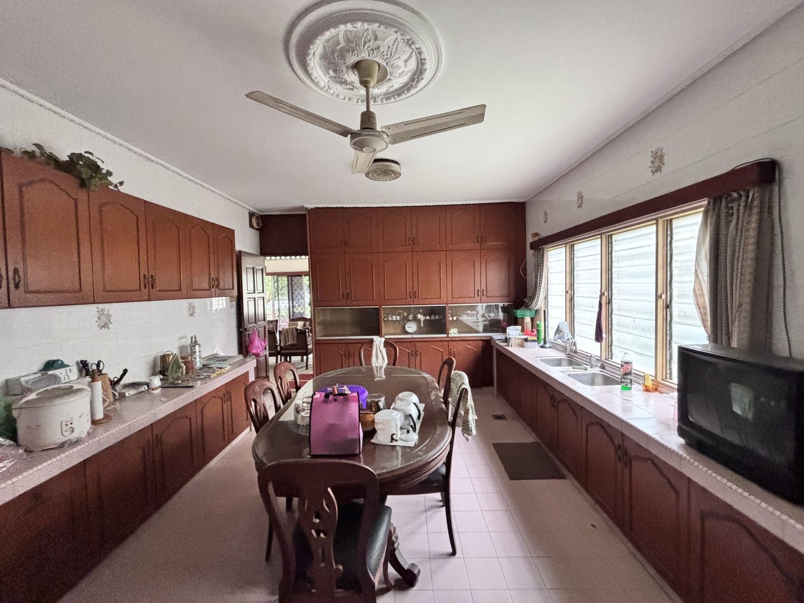 Bungalow @ Jalan Gurney Kiri – Opposite International School! - Image 5