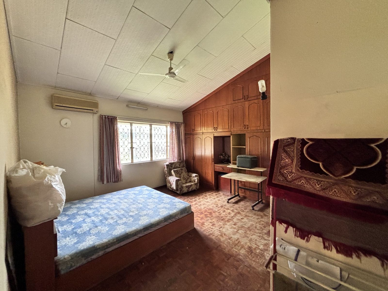 Bungalow @ Jalan Gurney Kiri – Opposite International School! - Image 17