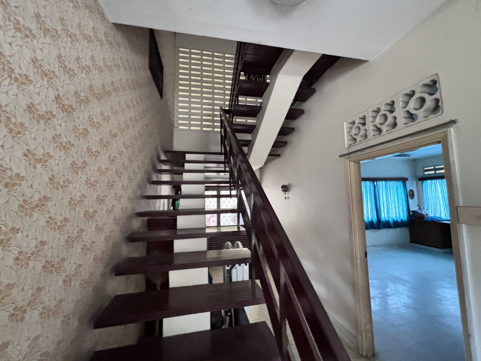 Bungalow @ Jalan Gurney Kiri – Opposite International School! - Image 12