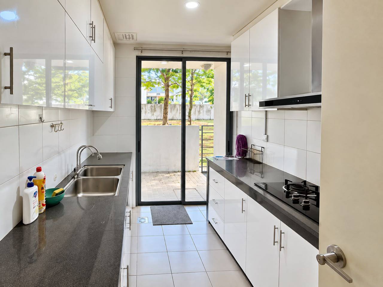 END LOT Double Storey Superlink Terrace House Summerglades, Perdana Lakeview West Cyberjaya  - Image 5
