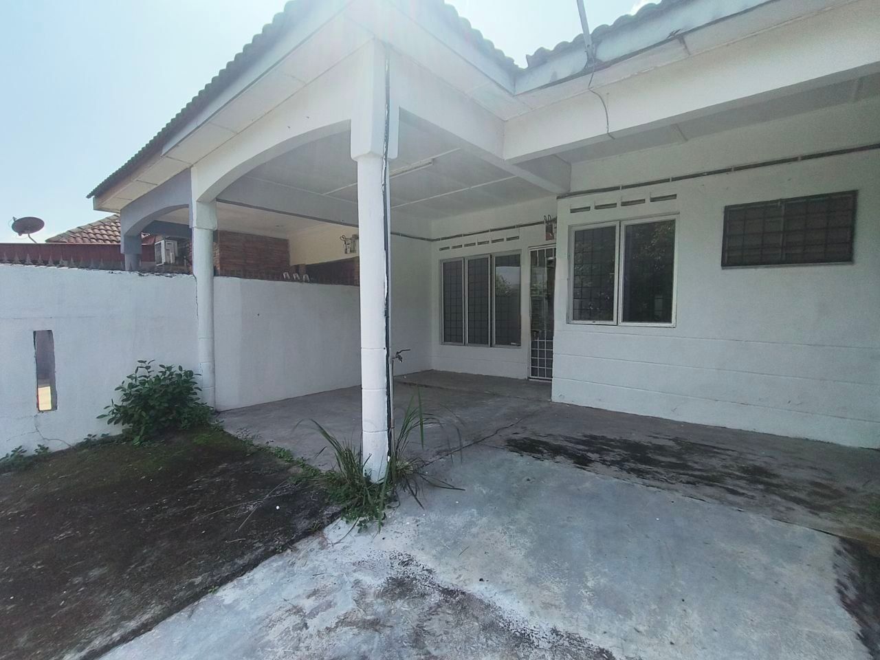 TERRACE HOUSE NEAR KLIA - Image 2