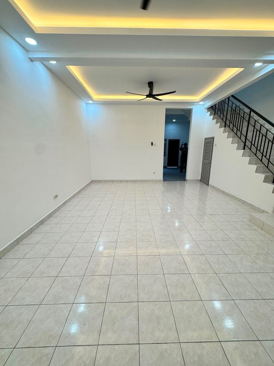 Living room - NEW FULLY RENOVATED | Double Storey Terrace @ Bandar Putra Kulai | 4BR 3BA | RM538K - Image 19