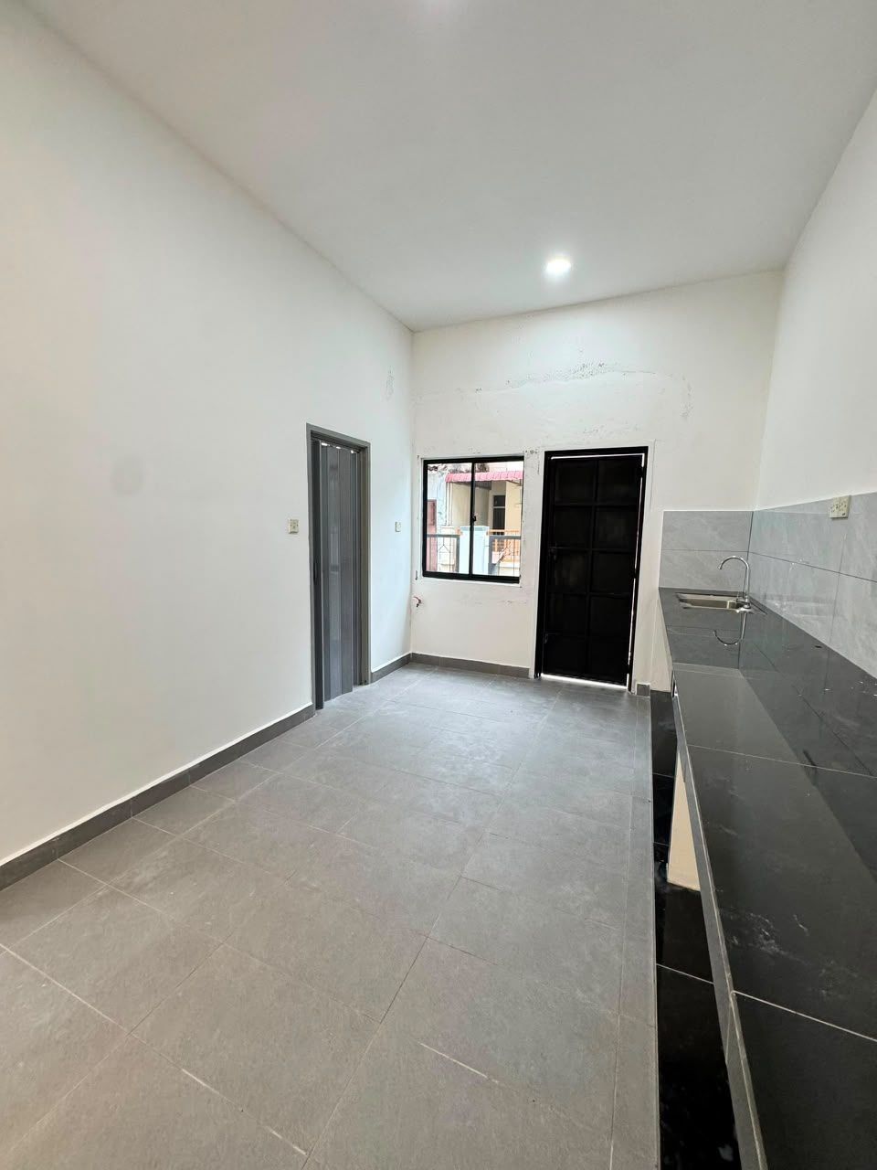 Kitchen - NEW FULLY RENOVATED | Double Storey Terrace @ Bandar Putra Kulai | 4BR 3BA | RM538K - Image 3