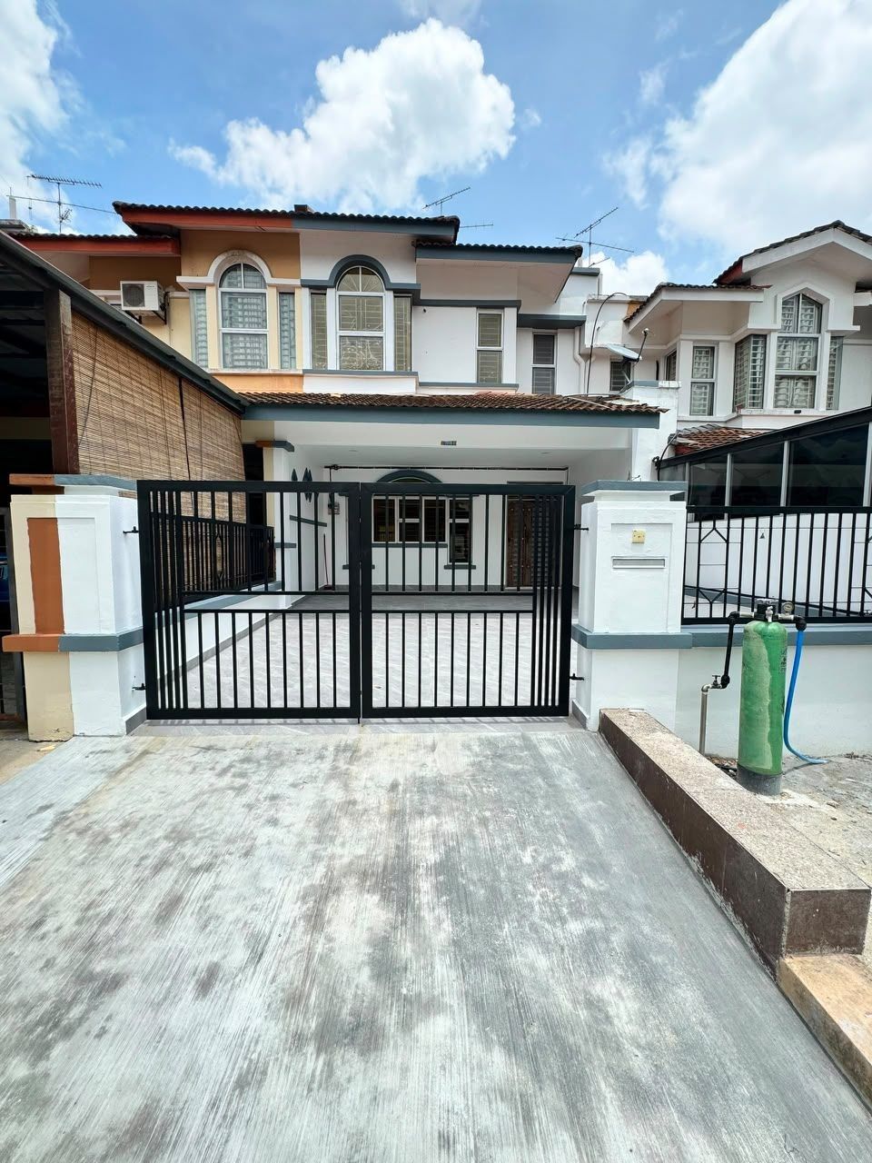 Exterior - NEW FULLY RENOVATED | Double Storey Terrace @ Bandar Putra Kulai | 4BR 3BA | RM538K - Image 25