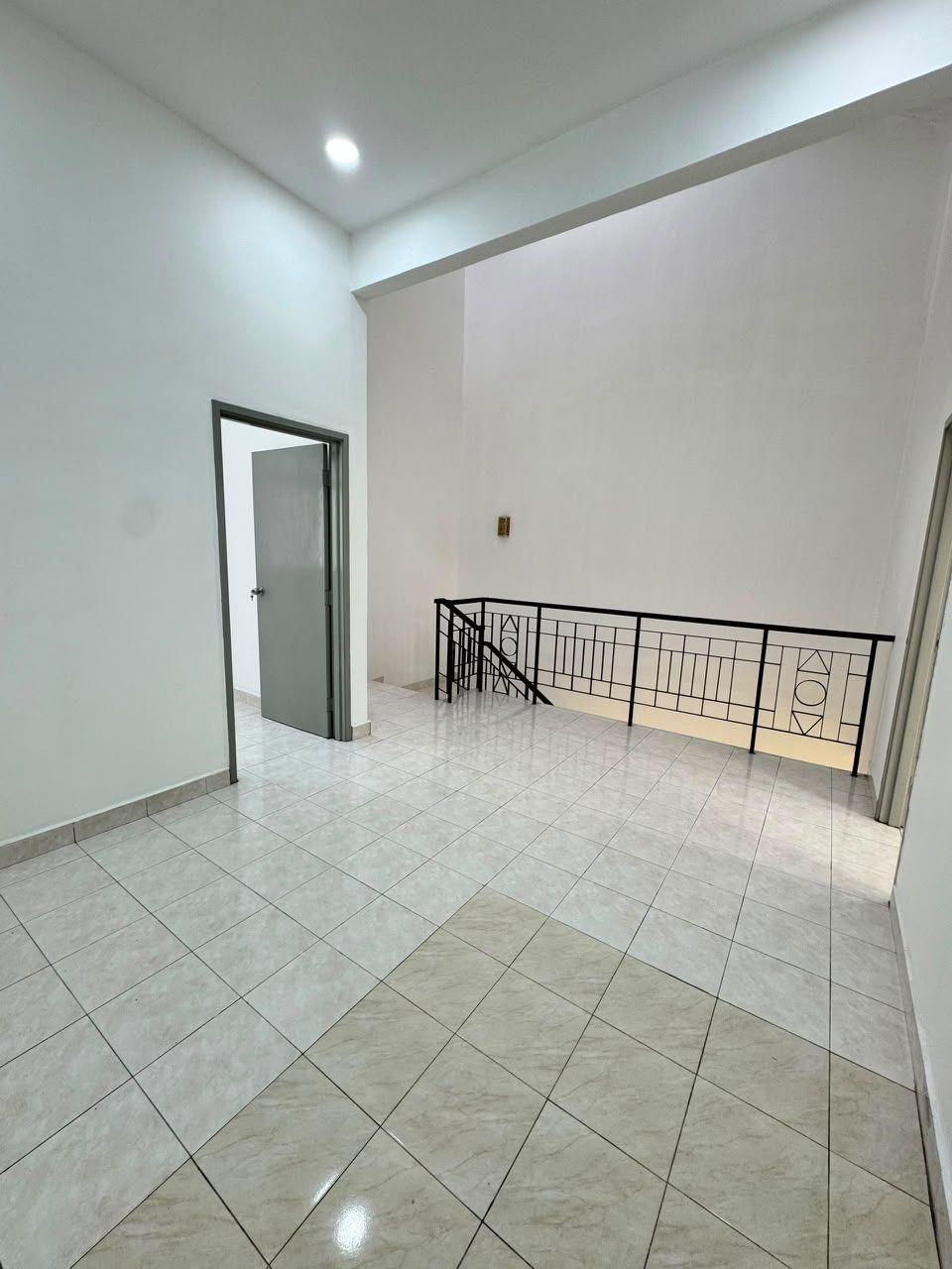 NEW FULLY RENOVATED | Double Storey Terrace @ Bandar Putra Kulai | 4BR 3BA | RM538K - Image 14