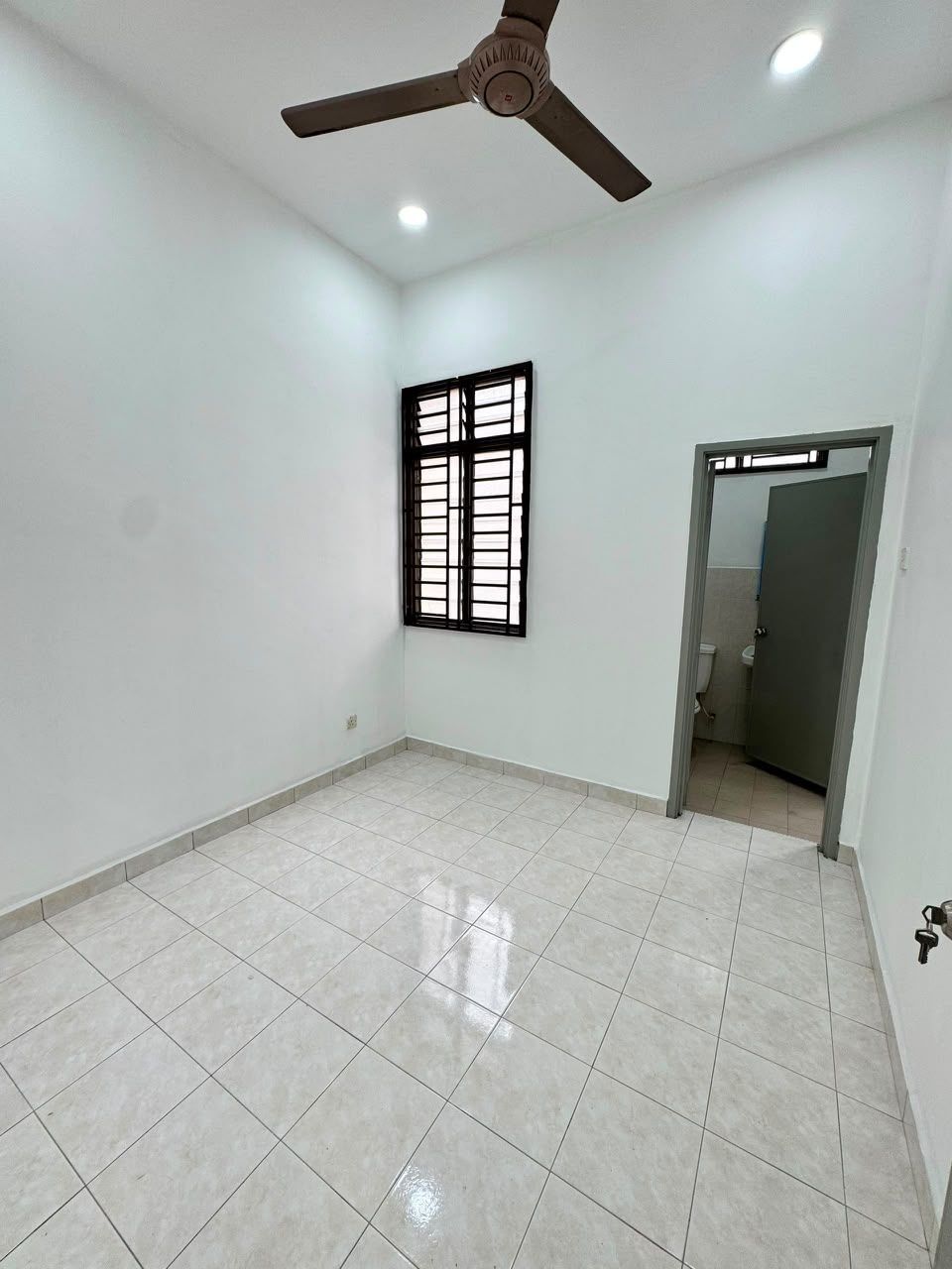 NEW FULLY RENOVATED | Double Storey Terrace @ Bandar Putra Kulai | 4BR 3BA | RM538K - Image 12