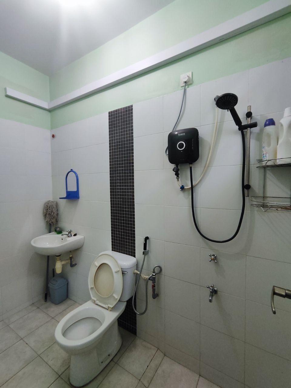 Bathroom - Taman Lagenda Putra Kulai House for Rent | Fully Furnished | RM2,600 - Image 10