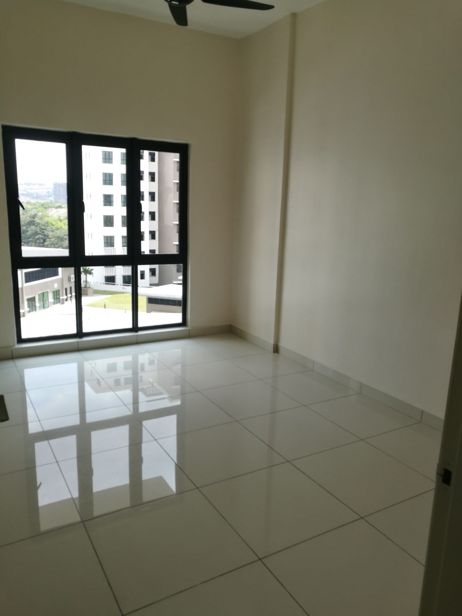 Second bedroom with pool view