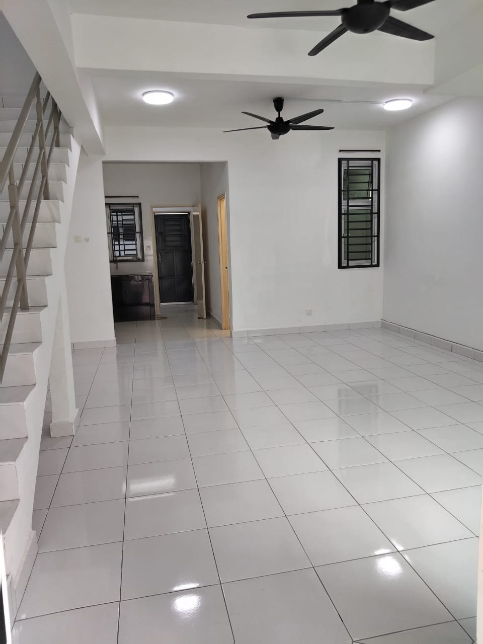 Cozy and Cheap Rental-Double Storey House@Laman Indah, Kangkar Pulai-RM1,650 - Image 2