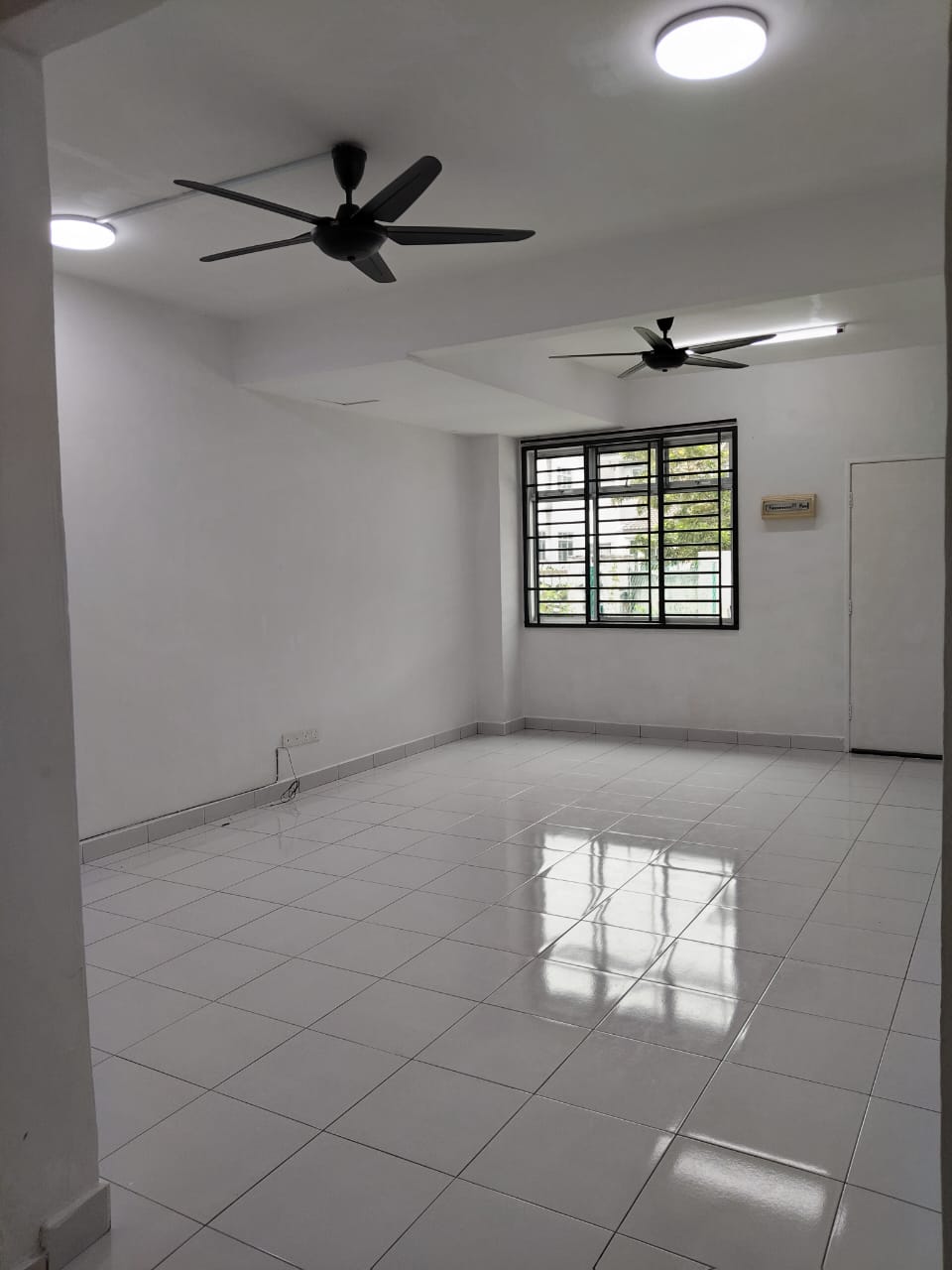 Cozy and Cheap Rental-Double Storey House@Laman Indah, Kangkar Pulai-RM1,650 - Image 4