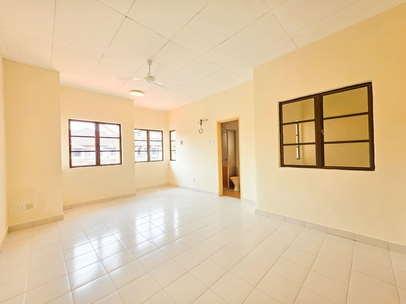 FREEHOLD 2 STOREY BUKIT JELUTONG | 4 BILIK | 4 PARKING | RM795K  - Image 11