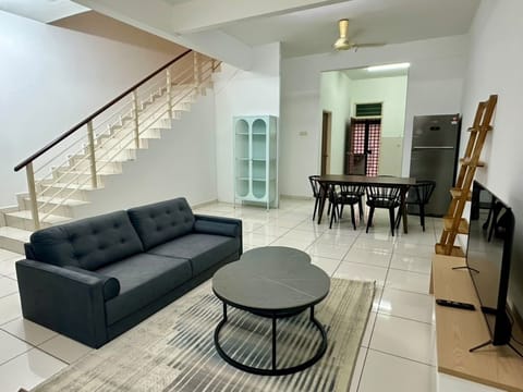 NUSA SENTRAL Double Storey Terraced 4 Bedroom For Rent