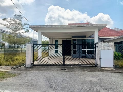 Teres Corner Lot Setingkat @ Taman Belengu Residence, Temerloh