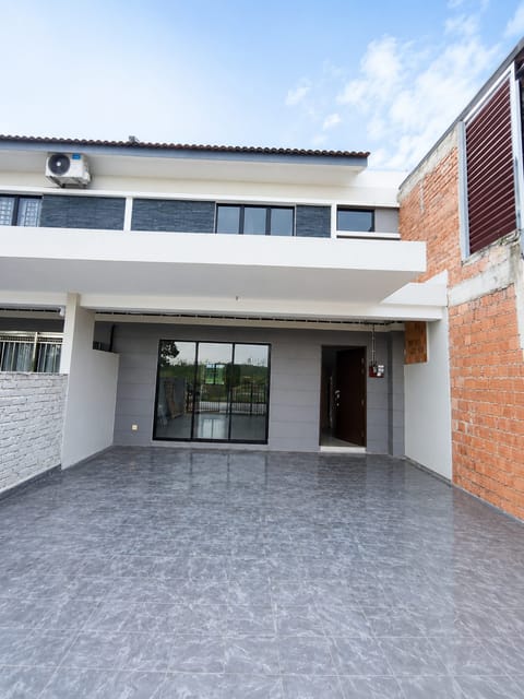 Brand New Double Storey Terrace Taman Saujana Jaya Kulai | 4 Bedroom | RM450K