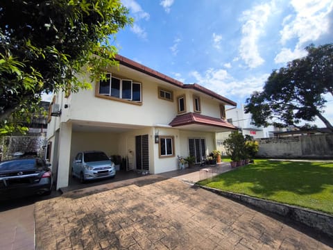 Spacious 6-bedroom Bungalow in Taman Mutiara Barat Cheras