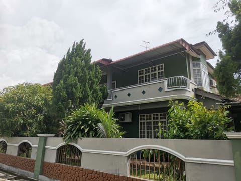 Huge 4327 sqft Freehold Double Storey Semi-D in Bandar Tasek Mutiara For Sale